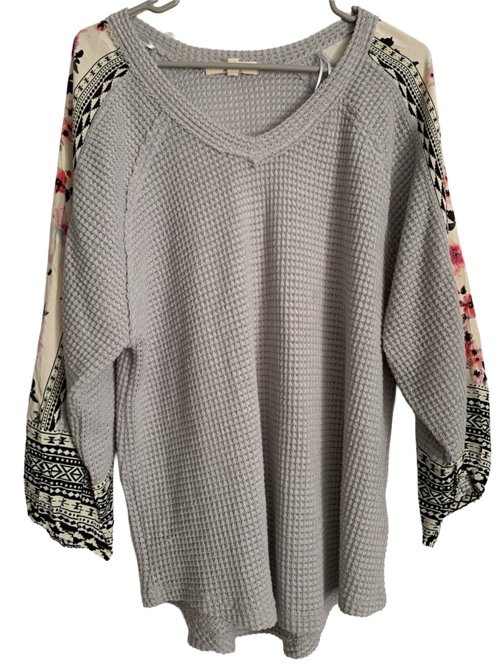 ALCHEMY Women’s Gray Waffle Knit Mixed Media Print Rayon Blouse